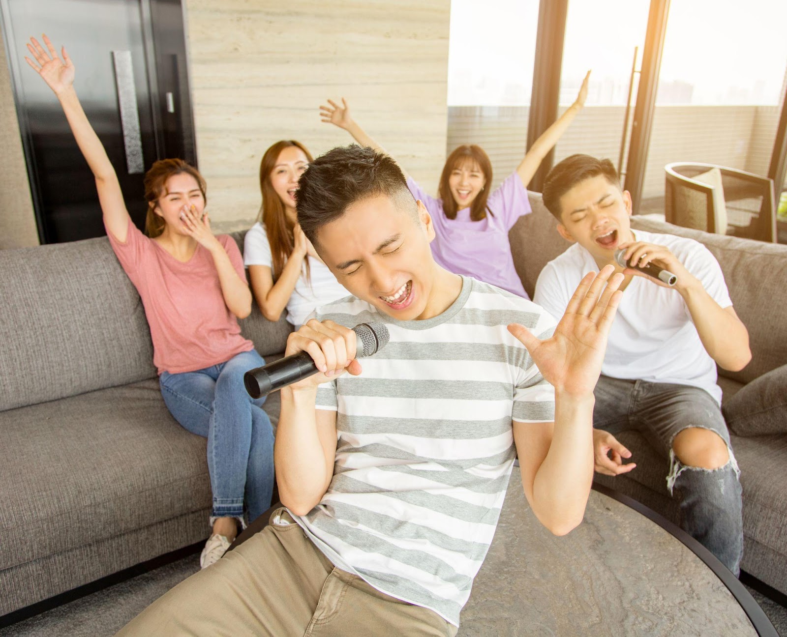 5 Reasons Why You Should Get A Home Karaoke System Right Now